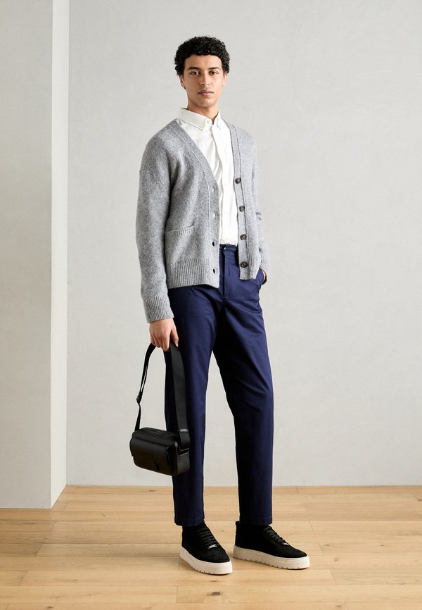 OTIS STRAIGHT FIT - Chinos4