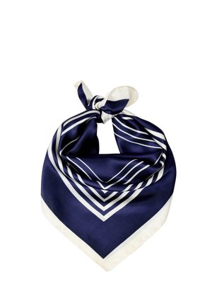Silkkinen neliöhuivi solmittuna solmuun, laivastonsininen valkoisilla raidoilla ja reunoilla, esillä valkoisella taustalla.