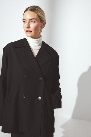 DETAIL  - Kurzmantel - black