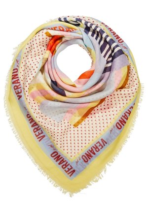 Écharpe triangulaire légère avec des rayures multicolores, des pois rouges, des bords à franges jaunes et le texte « VERANO » le long de la bordure.