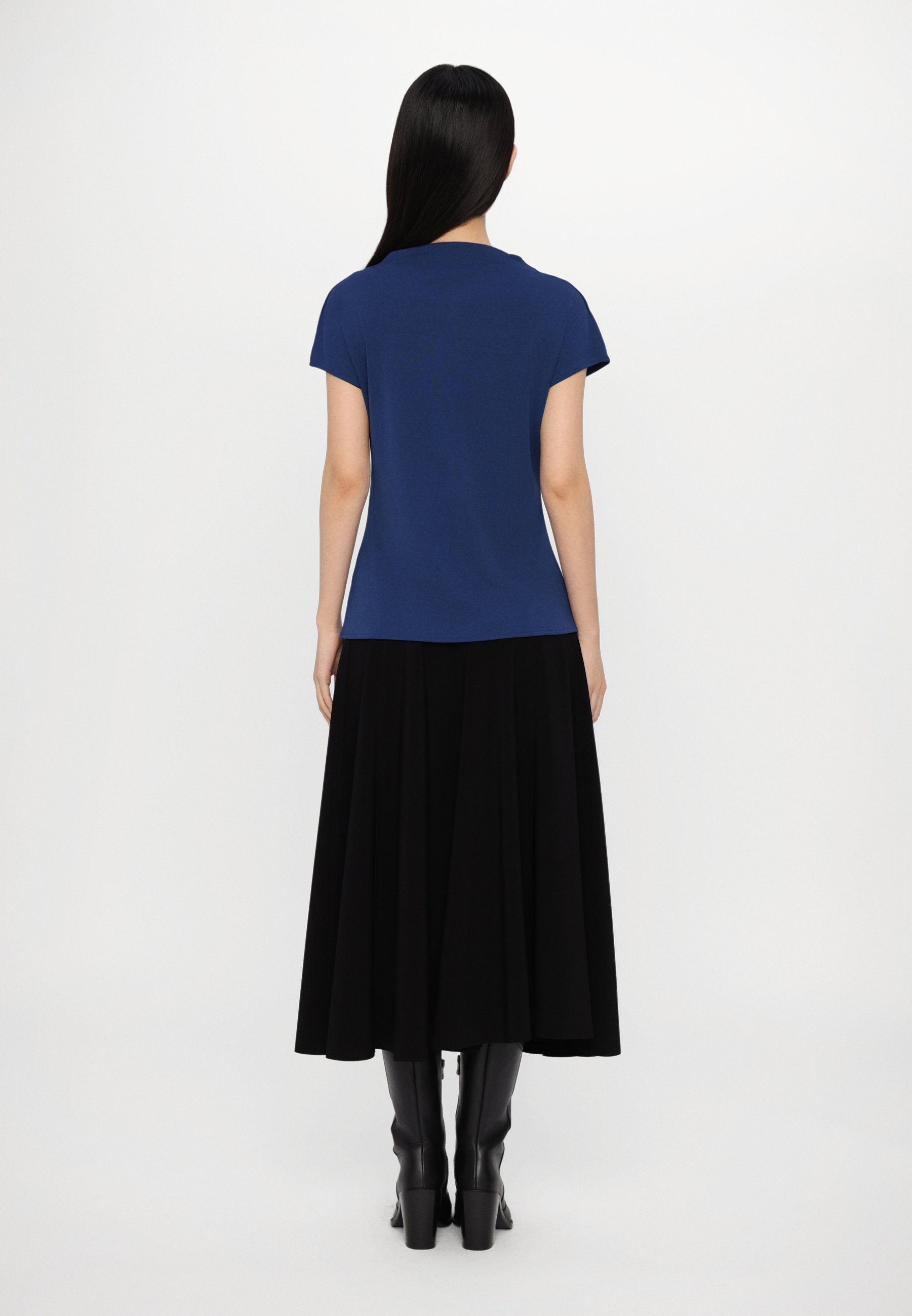 売れ筋商品|||タイガー オブ スウェーデン Tシャツ レディース トップス ALITTA - Basic T-shirt - dull blue Viscose blend funnel neckline Alitta Shirt | Tiger Of Sweden