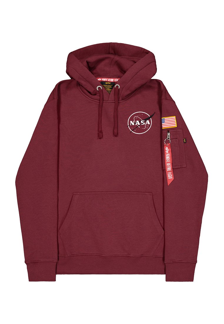 Bordo bluza z kapturem z logo NASA, przednią kieszenią, naszywką z amerykańską flagą oraz czerwonym oznaczeniem na kieszeni zamka. Miękka, przypominająca bawełnę tekstura.