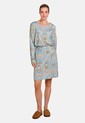 Langdurige jurk in een paisleypatroon met blauwe, oranje en crèmekleuren; taille met riem; zachte stof; jurk tot op de knie.