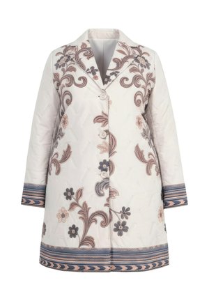 Cremefarvet lang frakke med brun og grå blomsterbroderi, tre knapper foran og stribet manschetter og kantdetaljer.