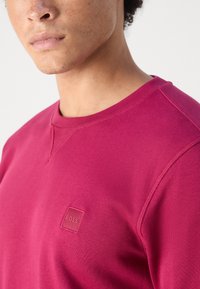 BOSS Sweatshirt - open red