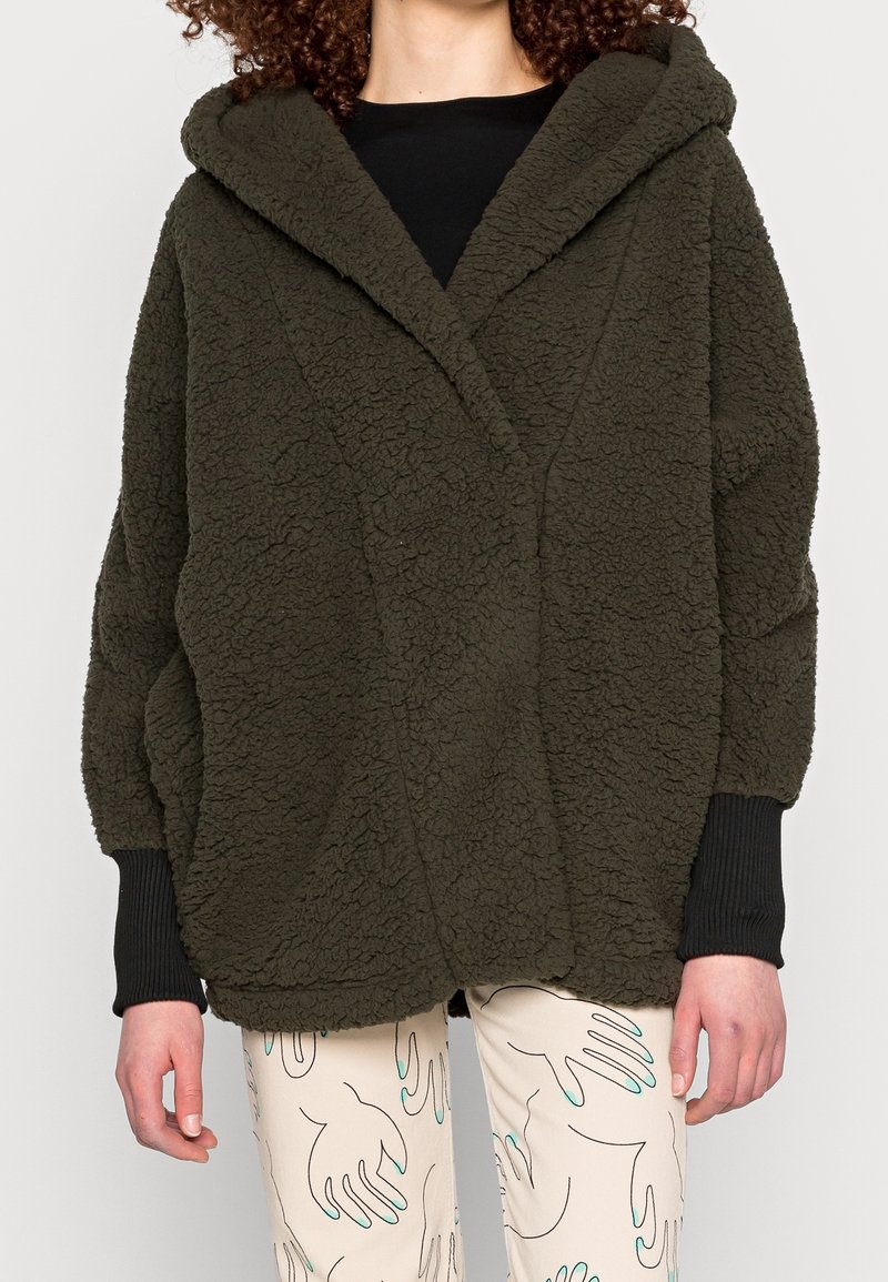 Noisy May Kort kappa / rock - dark green