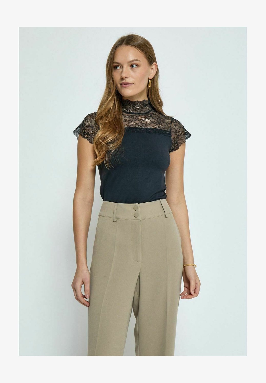 Urban Classics Maglietta Donna Con Pizzo Leopardato E Collo Alto - Flock Lace Turtleneck Tee