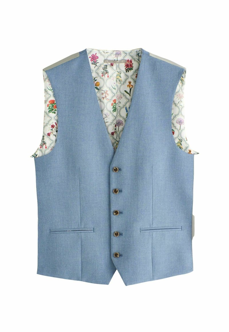Vest albastru deschis cu cinci butoane frontale, hem ascuțit și buzunare cu clapetă. Captusit cu o țesătură cu model floral.