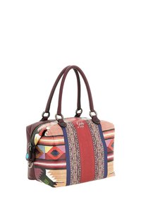 Borsa a tracolla di dimensioni medie con una parte anteriore in tessuto stampato caratterizzata da design geometrici in toni terra, completata da manici e accenti in pelle sintetica bordeaux.