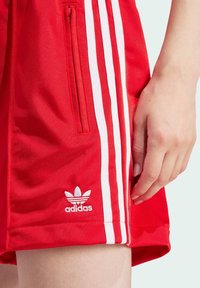 adidas Originals FIREBIRD - Træningsbukser - better scarlet
