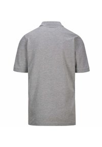 Polo shirt grigio a maniche corte realizzato in cotone. Presenta un colletto classico e una finitura testurizzata. Nessun logo o motivo visibile sulla parte posteriore.