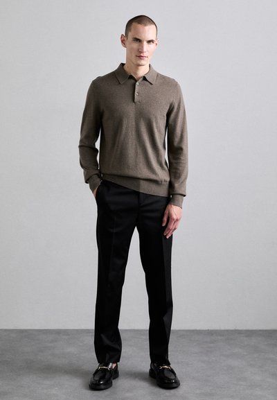 Filippa K TROUSER - Auduma bikses - black