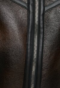 Bershka Bunda z umělé kůže - dark brown
