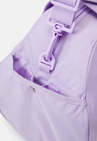 Thumbnail Image 4