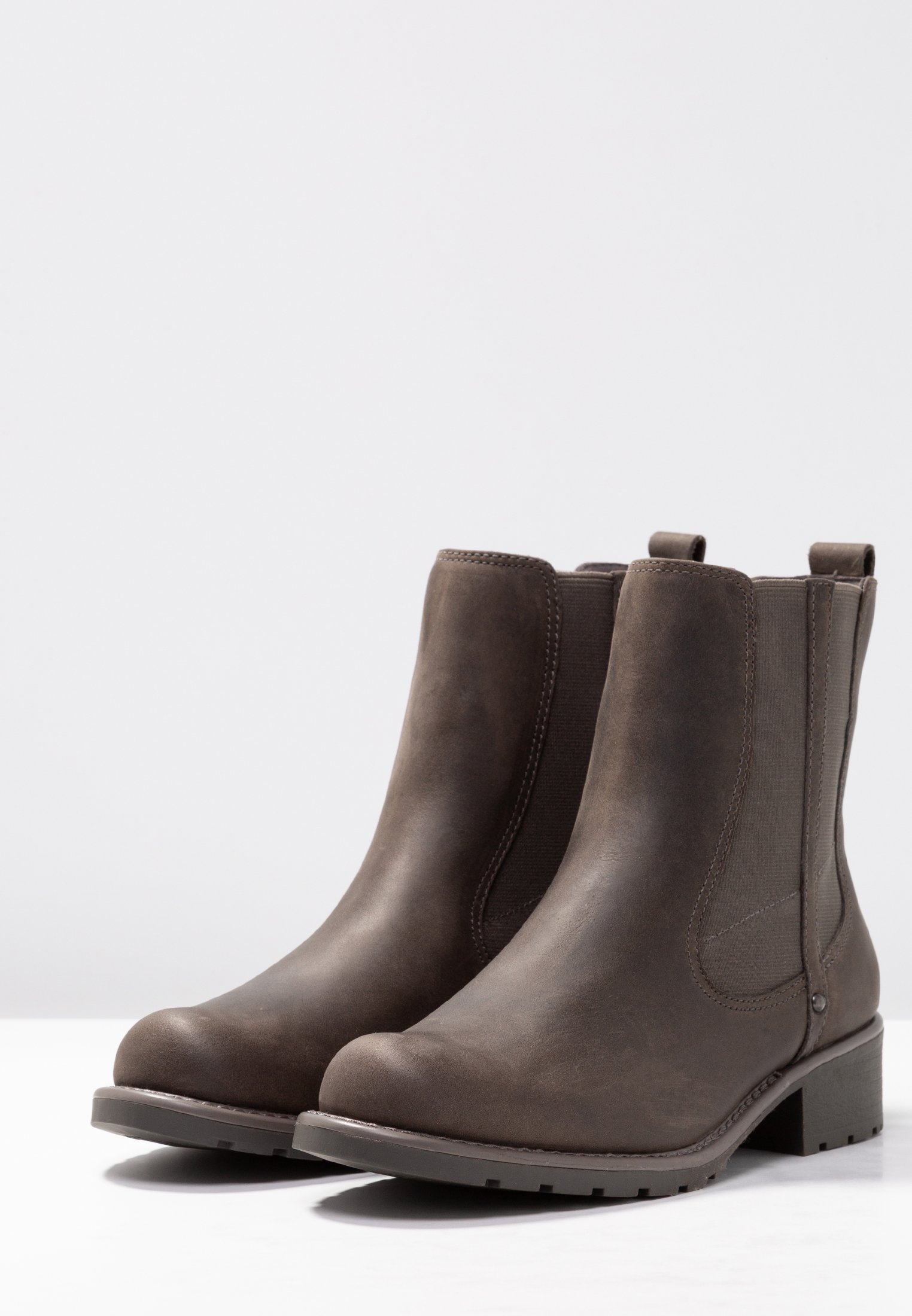 clarks orinoco hot black