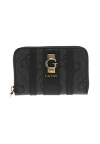 Cartera sintética negra con un patrón texturizado, herrajes en dorado y un logo centrado. Presenta detalles a rayas y un cierre de cremallera.