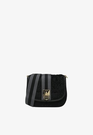 Borsa a tracolla nera in velluto con motivo floreale in rilievo, hardware dorato, chiusura magnetica e tracolla in tessuto a righe nera e grigia.