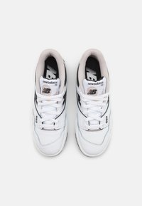 New Balance 550 - Tenisky - white/black