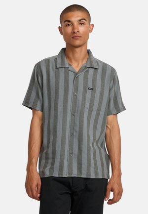 Gray striped short-sleeve shirt with a button-up design, featuring a chest pocket and a relaxed fit. Made of lightweight fabric.
