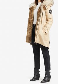 khujo Vinterkappa /-rock - beige