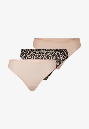 Tre par hipster trusser til kvinder i blødt stof. To er ensfarvet lysebeige, og ét har et sort leopardmønster.
