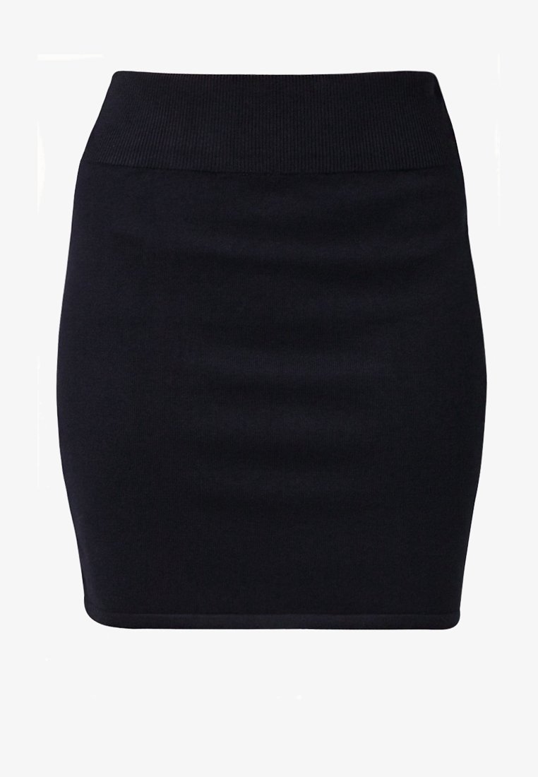 Mini-jupe noire en maille avec une large ceinture côtelée, silhouette ajustée et texture lisse.