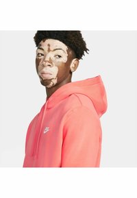 Nike Sportswear SPORTSWEAR CLUB FLEECE - Sweatshirt com capuz - rotweissrotrot