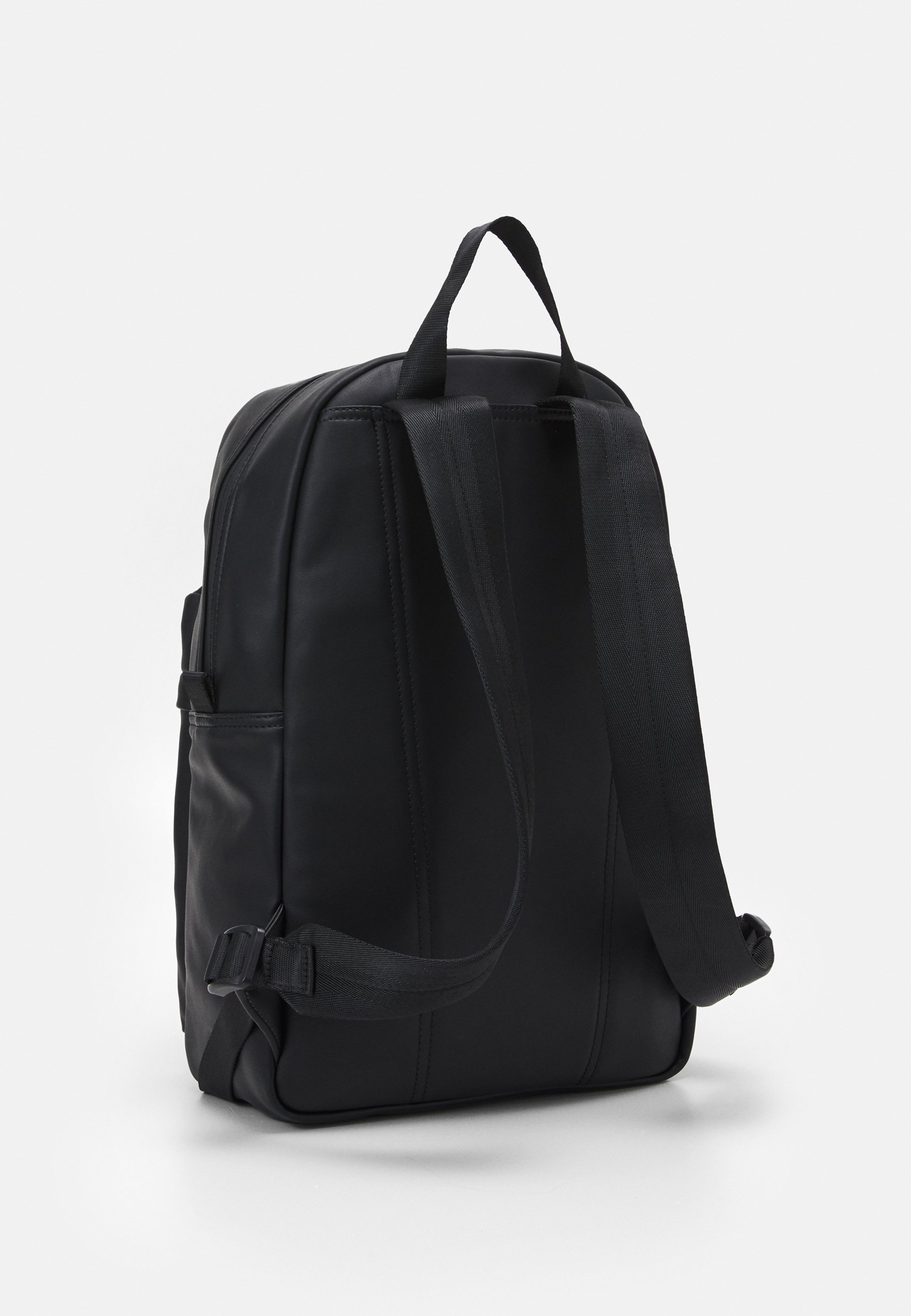 smart black backpack