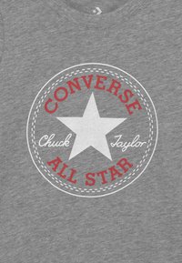 Converse TIMELESS CHUCK PATCH TEE - Camiseta estampada - dark grey heather