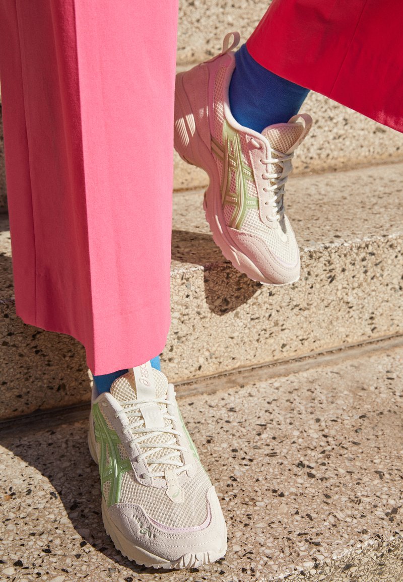 asics gel 1090v2 Off 65% - Main Image