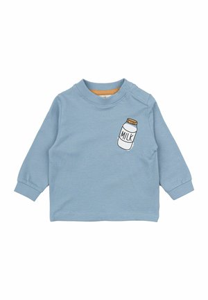 Helles blaues Langarmshirt mit Rundhalsausschnitt, das auf der Vorderseite ein Milchflaschenmotiv zeigt. Aus weichem Baumwollmaterial, mit Druckknopfverschluss an der Schulter.