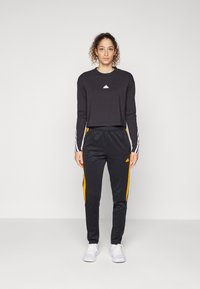 adidas Sportswear FUTURE ICONS THREE STRIPES LONG SLEEVE - Long sleeved top - black