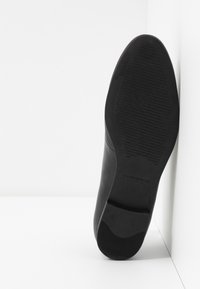 Vagabond Nauhakengät - black