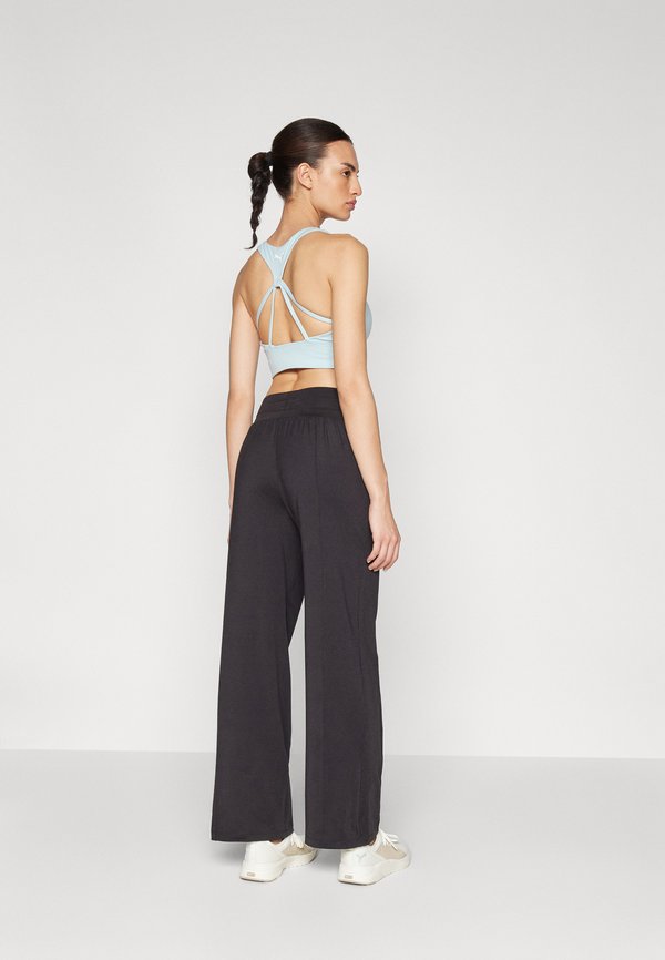 CLOUDSPUN WIDE LEG PANT - Tracksuit bottoms4