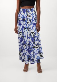 ONLY ONLPELLA SKIRT - Maxisukňa - cloud dancer aop:blue modern flower