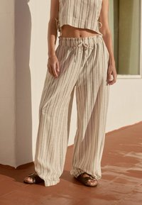 Next TALL FIT - Kalhoty - green ecru