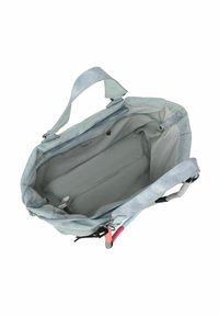 Sac bleu clair avec un haut ouvert, doté d'un intérieur spacieux gris, d'une poche zippée et de poignées colorées et texturées.