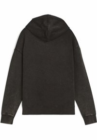 Schwarzer Hoodie mit strukturierter Oberfläche, ausgestattet mit einer großen Kapuze und überschnittenen Schultern, der insgesamt einen abgenutzten, verblassten Look zeigt.