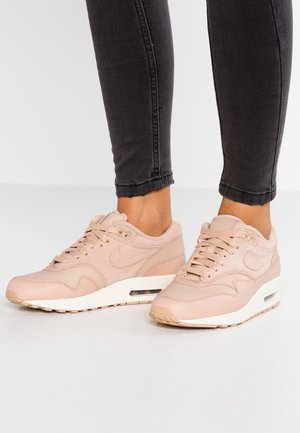 Sneakers - nude