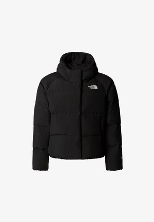 Fekete steppelt pufidzseki kapucnival, mintás kialakítással, rugalmas mandzsettákkal és logó díszítéssel a bal felső elülső részen.