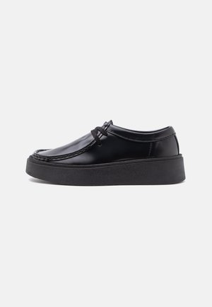 Clarks, TORVIEW - Casual lace-ups - black
