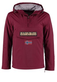Bordeaux pulloverjack met een grijze capuchon, voorzien van een groot voorvak, een logo-opdruk en een klein accent van de Noorse vlag op het vak.