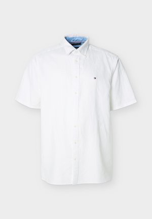 Tommy Hilfiger, PLUS REGULAR LINEN BLEND SHORT SLEEVE SHIRT - Camicia - white