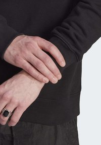 adidas Originals ADICOLOR CLASSICS TREFOIL CREWNECK - Sweatshirt - black