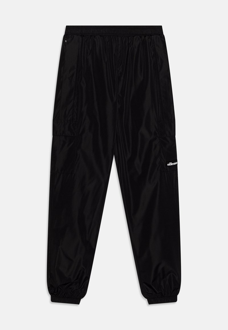 Pantalon de jogging en nylon noir brillant avec taille et poignets élastiques, doté de poches latérales et d’un petit logo blanc ellesse sur la jambe gauche.