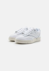 Reebok Classic BB 4000 II - Tenisky - footwear white/chalk