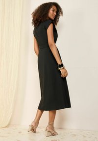 Friends Like These PETITE FIT - SHORT SLEEVE TAILORED UTILITY  - Särkkleit - black