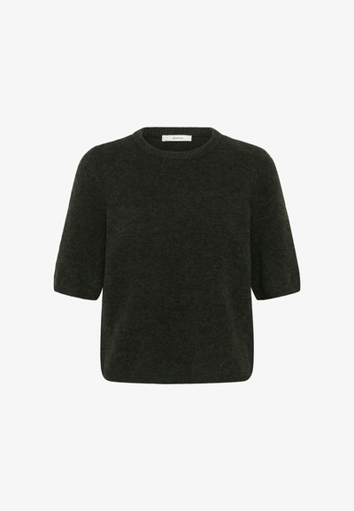 Pull en maille gris foncé à manches courtes, col rond et bord côtelé, présenté sur fond blanc.