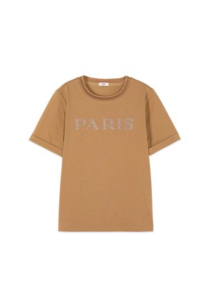 Brązowy krótki T-shirt z okrągłym dekoltem i napisem "PARIS" w metalicznych literach na piersi.