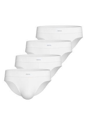 Fire hvide herretrusser med elastiske linninger og et lille "Impetus"-logo centreret på hver linning.